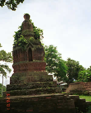 the lanna ruins in chiang saen, thailand