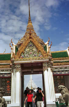 the grand palace in bangkok
